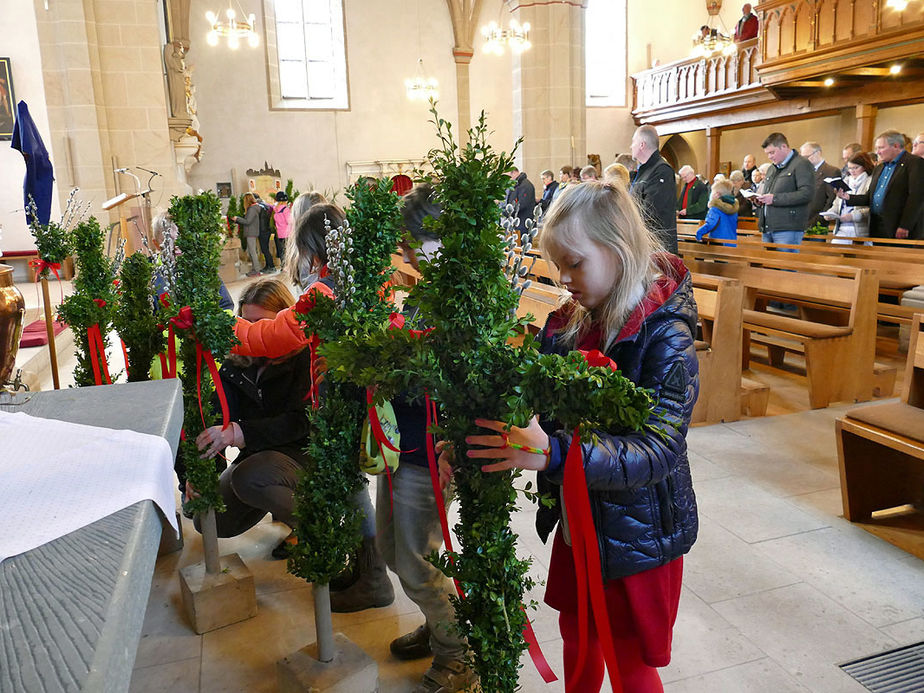 Palmsontag in Naumburg - Beginn der Heiligen Woche (Foto: Karl-Franz Thiede)